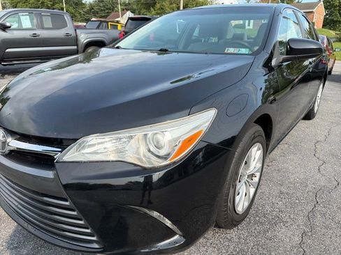 Used 2017 Toyota Camry LE FWD image 4