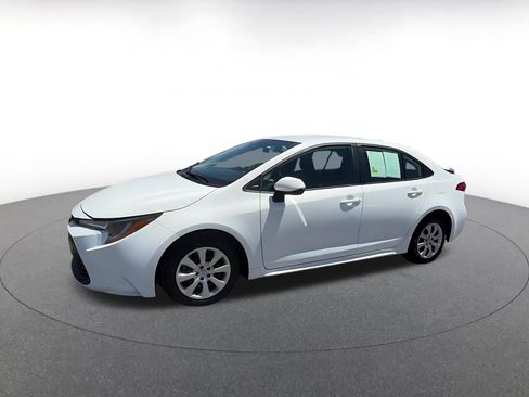 Used 2025 Toyota Corolla LE FWD image 8