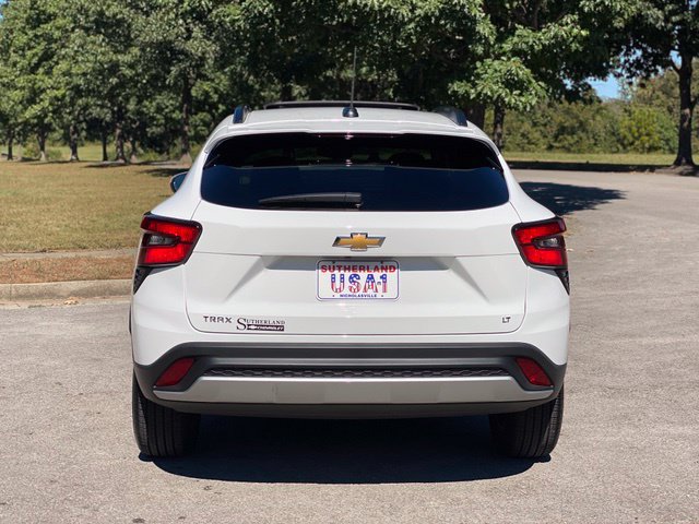 Used 2026 Chevrolet Trax LT w/ Sunroof Package FWD image 6
