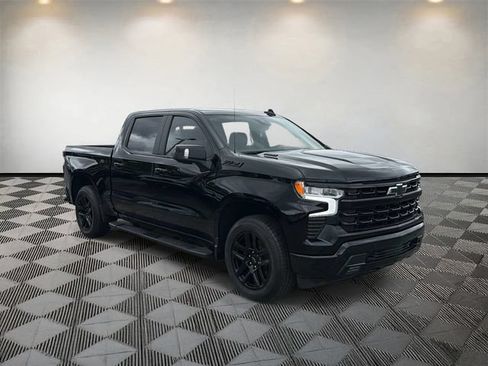 Used 2025 Chevrolet Silverado 1500 RST w/ Convenience Package II AWD/4WD image 3