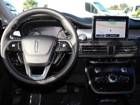 Certified 2022 Lincoln Corsair AWD w/ Equipment Group 101A image 12