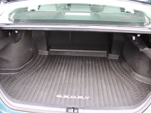 Used 2019 Toyota Camry SE image 10