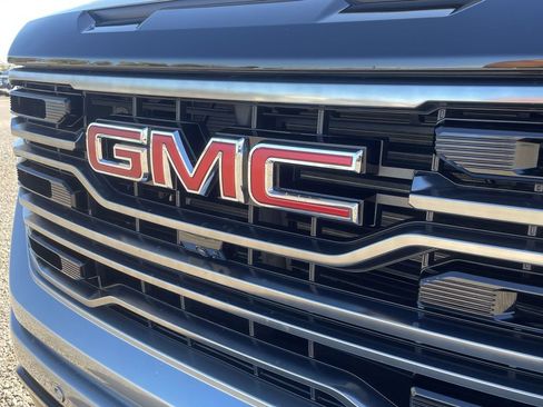 Used 2025 GMC Sierra 1500 AT4 w/ AT4 Premium Package image 31