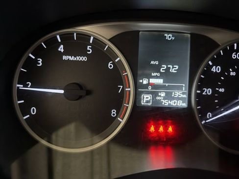 Used 2024 Nissan Versa S w/ Trunk Package image 18