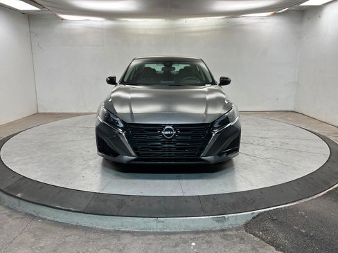 Used 2024 Nissan Altima 2.5 SV image 9