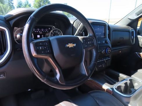 Used 2020 Chevrolet Silverado 3500 High Country w/ Z71 Off-Road Package AWD/4WD image 17