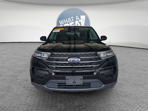 Used 2023 Ford Explorer XLT AWD/4WD image 9