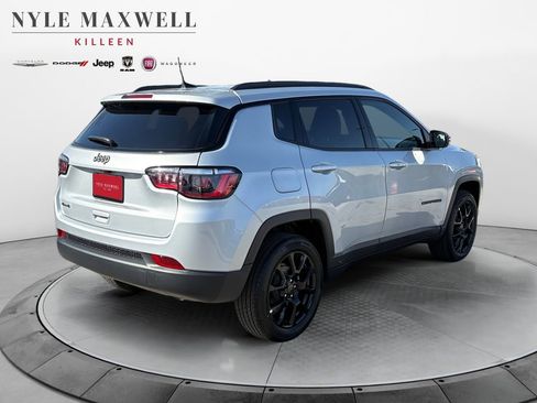 New 2026 Jeep Compass Latitude image 16