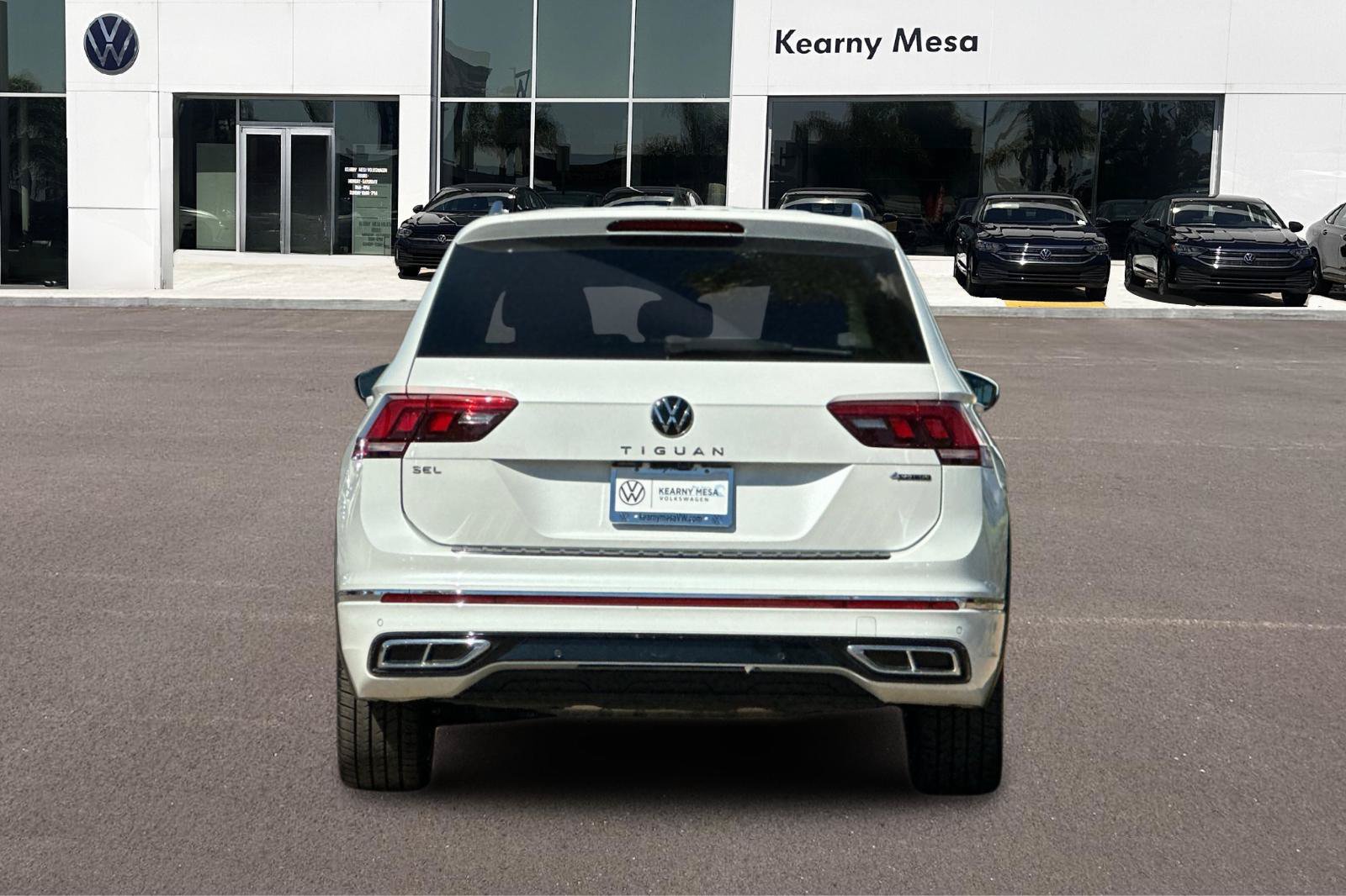 Used 2022 Volkswagen Tiguan SEL R-Line AWD/4WD image 5