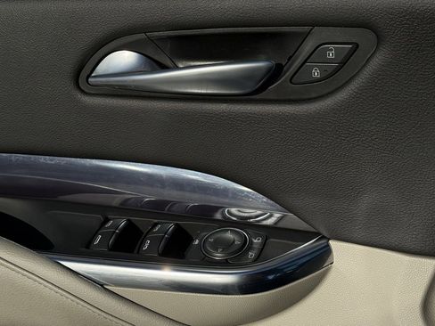 Used 2023 Cadillac XT4 Luxury image 16