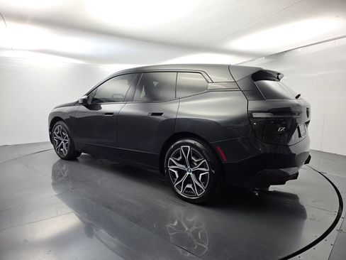 Used 2024 BMW iX xDrive50 w/ Sport Package AWD/4WD image 6