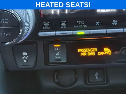 Used 2021 Toyota RAV4 XLE image 17