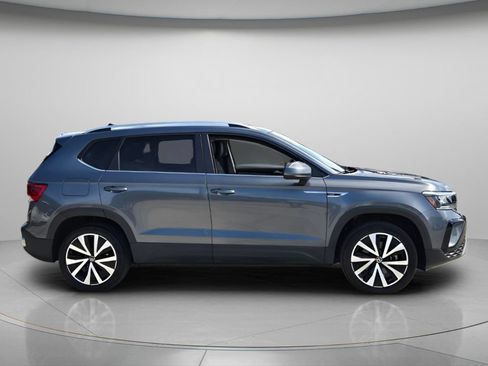 Certified 2023 Volkswagen Taos SE FWD image 7