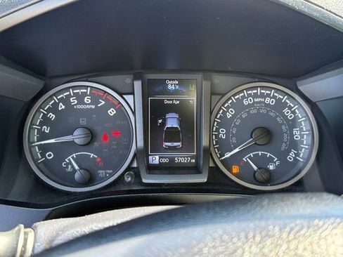 Used 2021 Toyota Tacoma TRD Off-Road w/ Technology Package AWD/4WD image 16