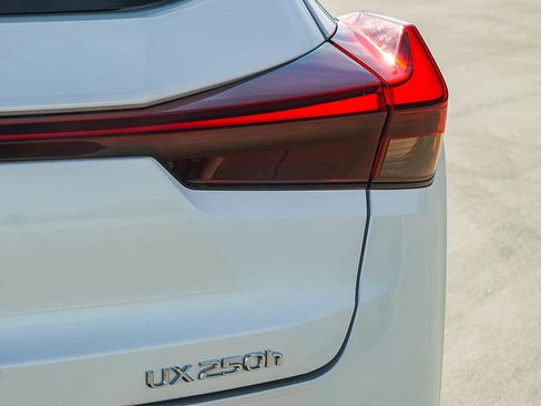 Certified 2024 Lexus UX 250h FWD image 11