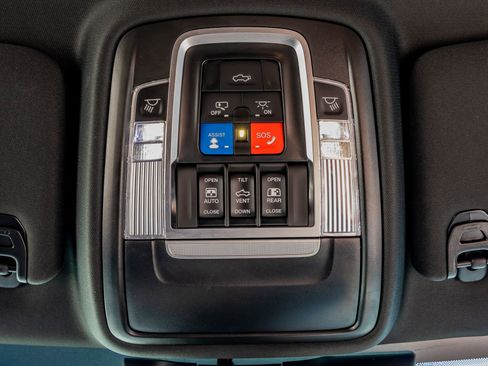 Used 2024 RAM 2500 Limited w/ Safety Group image 30