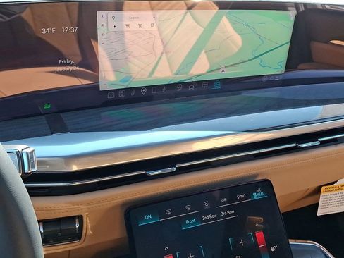 New 2025 Cadillac Escalade IQ Sport 2 w/ LPO, ONYX Package image 41