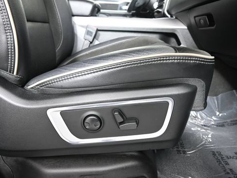Used 2023 RAM 1500 Laramie AWD/4WD image 15