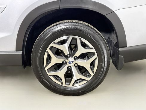 Used 2023 Subaru Forester Premium AWD/4WD image 28