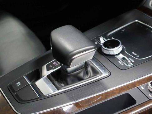 Used 2020 Audi Q5 2.0T Premium Plus AWD/4WD image 19