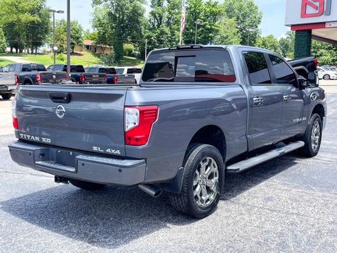 Used 2018 Nissan Titan SL w/ Chrome Package AWD/4WD image 6