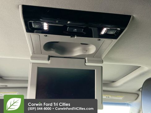 Used 2015 GMC Yukon Denali w/ Premium Package image 32