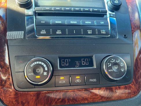 Used 2006 Cadillac DTS image 74