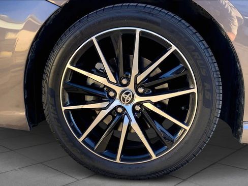Used 2022 Toyota Camry SE image 10