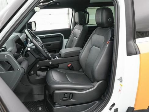 Used 2023 Land Rover Defender 90 X-Dynamic SE image 30