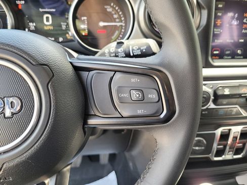 Used 2023 Jeep Wrangler Unlimited w/ 8.4" Radio Group AWD/4WD image 27