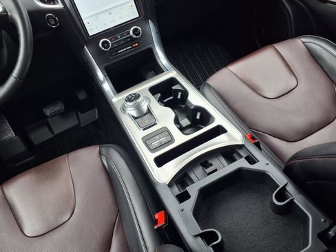 Used 2022 Ford Edge Titanium w/ Equipment Group 301A image 11