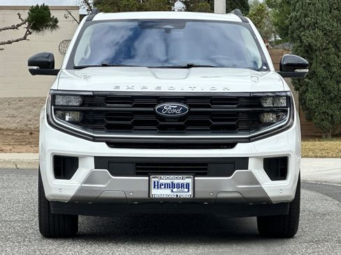 Used 2025 Ford Expedition Platinum AWD/4WD image 9