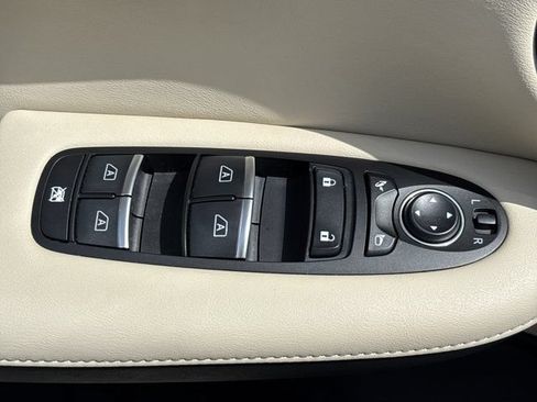 Used 2022 INFINITI QX50 Luxe AWD/4WD image 22