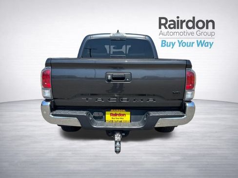 Used 2020 Toyota Tacoma TRD Off-Road w/ Blackout Package AWD/4WD image 6