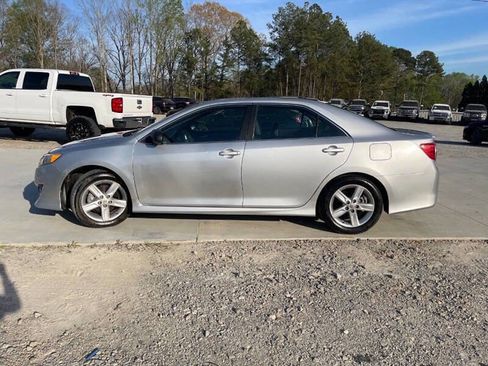 Used 2014 Toyota Camry SE w/ Fleet Convenience Package FWD image 14