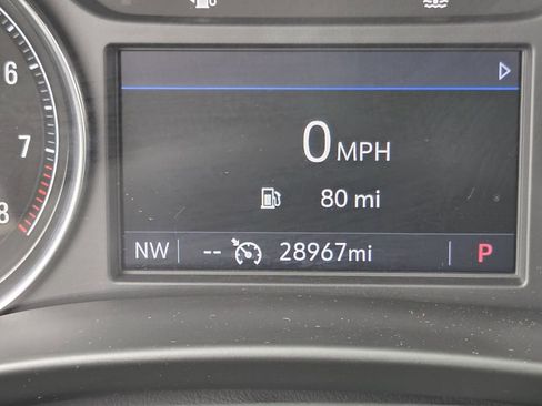 Used 2023 Buick Enclave Essence image 27