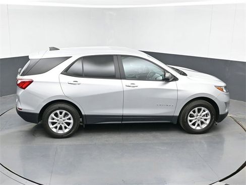 Used 2021 Chevrolet Equinox LS w/ LS Convenience Package image 40