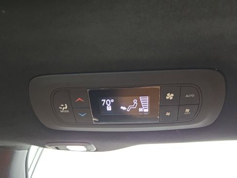 Used 2021 Chrysler Pacifica Pinnacle image 28