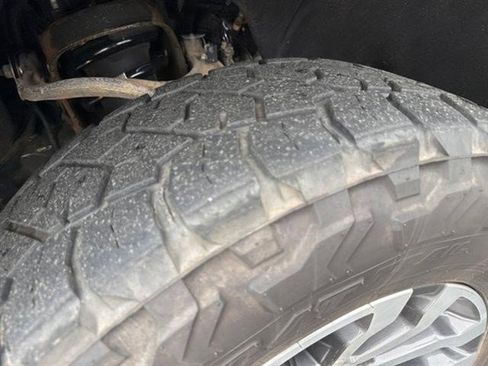 Certified 2023 GMC Sierra 1500 AT4 image 26