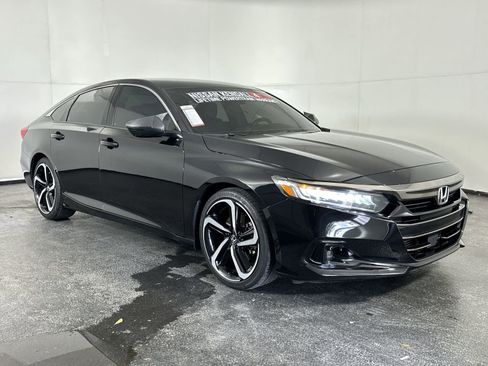 Used 2021 Honda Accord Sport image 2