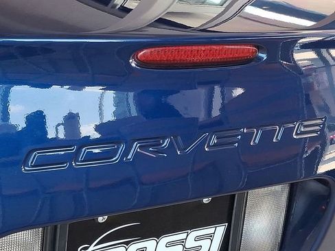 Used 2004 Chevrolet Corvette Coupe w/ Preferred Equipment Group RWD image 18