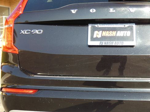 Used 2020 Volvo XC90 T6 Momentum image 11