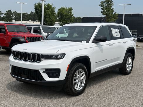 New 2026 Jeep Grand Cherokee Laredo X RWD image 5