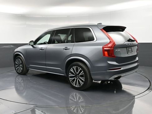 Used 2020 Volvo XC90 T5 Momentum image 3