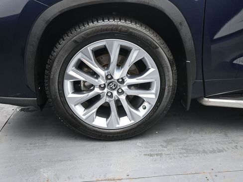 Used 2022 Toyota Highlander Limited image 12