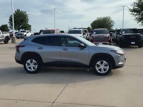 New 2026 Chevrolet Trax LS w/ Driver Confidence Package image 2