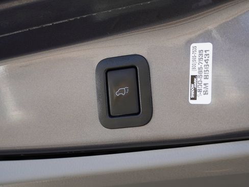 Certified 2019 Toyota Highlander Limited image 16