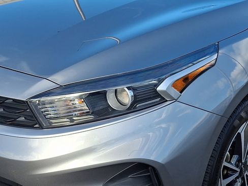 Used 2023 Kia Forte LXS image 9