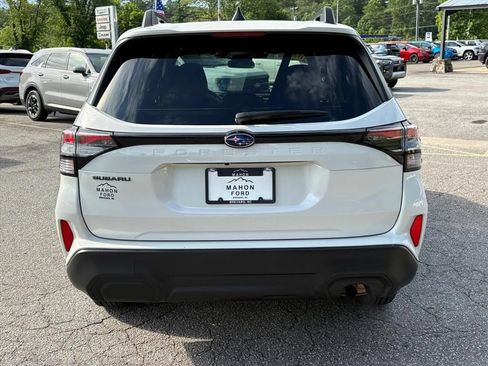 Used 2025 Subaru Forester Premium AWD/4WD image 6