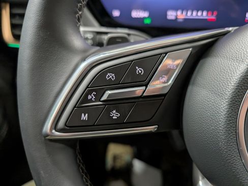 Used 2024 Buick Envision Avenir image 23